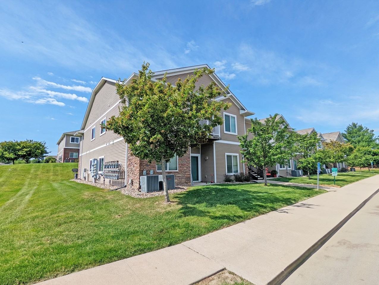 Sunset Terrace - Photo 4 of 40