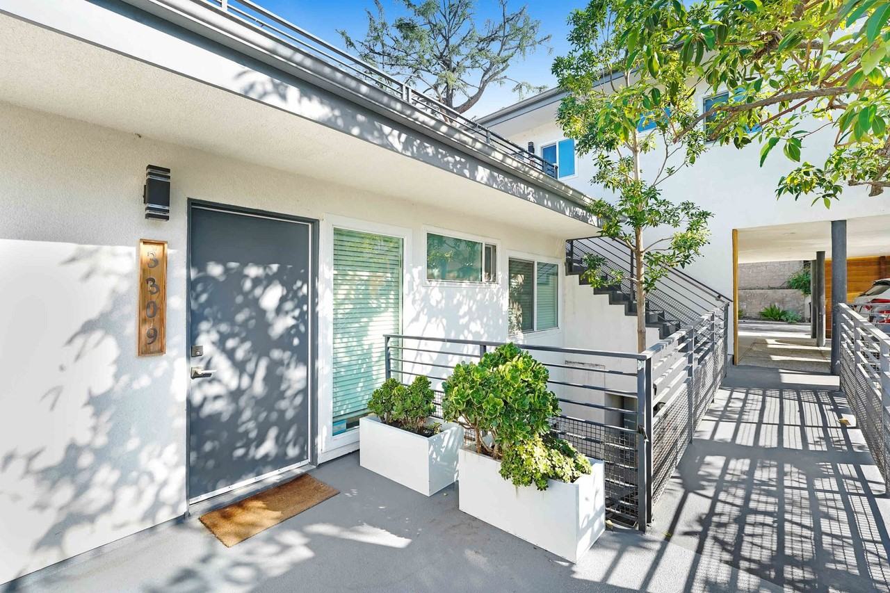 Hollywood Hills, tree lined street, perfect Mid - Photo 5 of 8