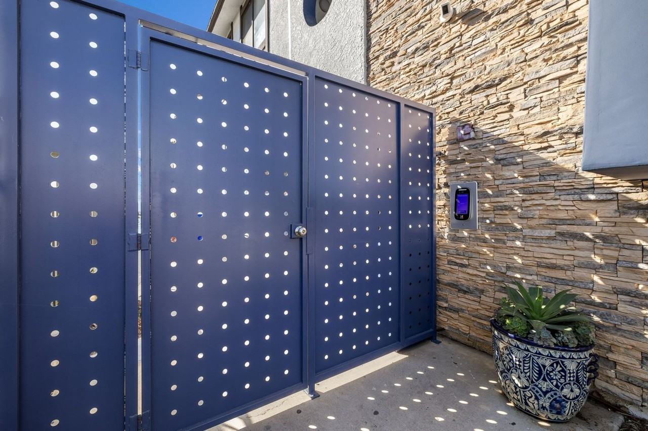 18414 Vincennes Street - Photo 5 of 8