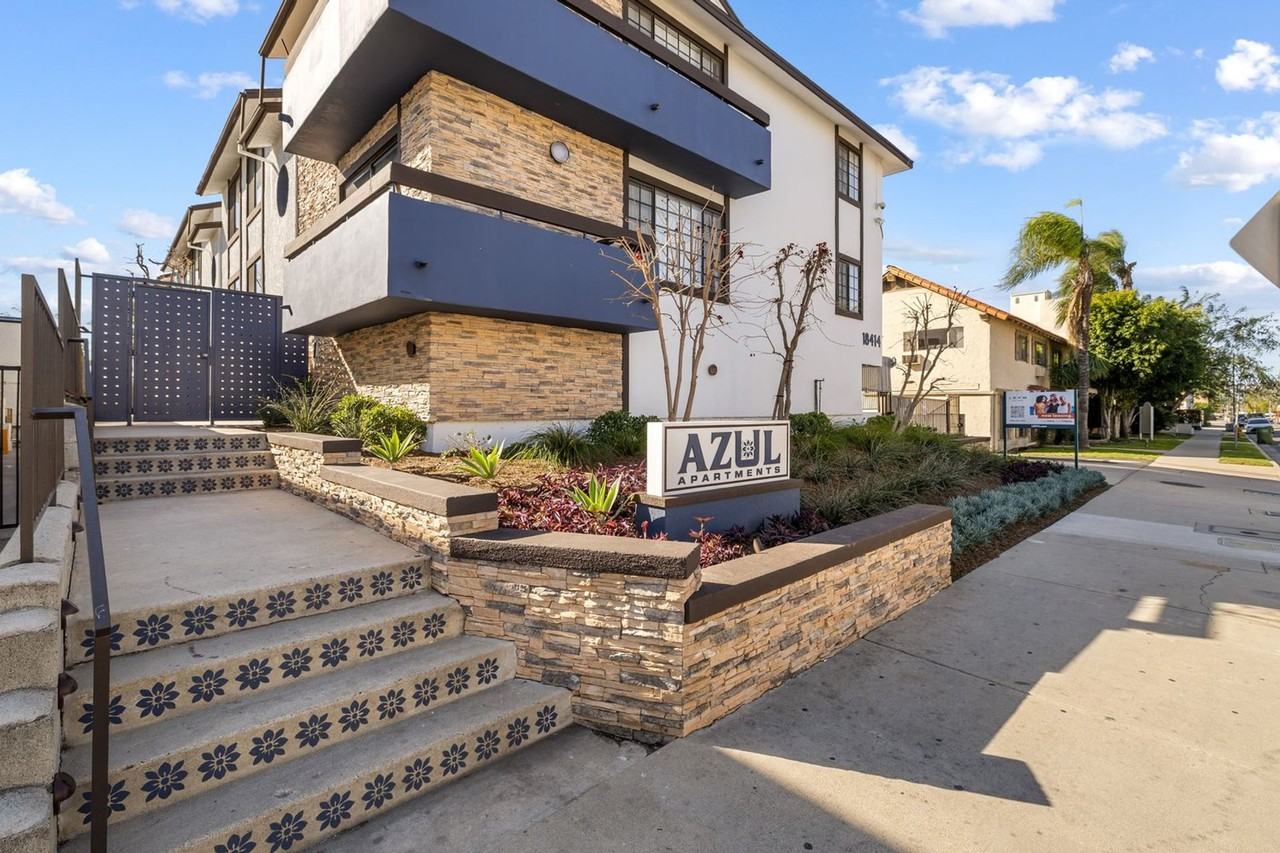 18414 Vincennes Street - Photo 7 of 8