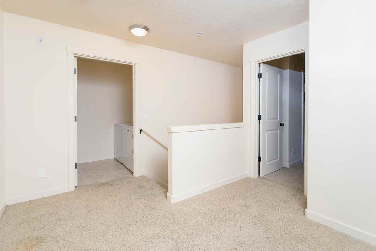 7894 Ne Miriam Way - Photo 7 of 25