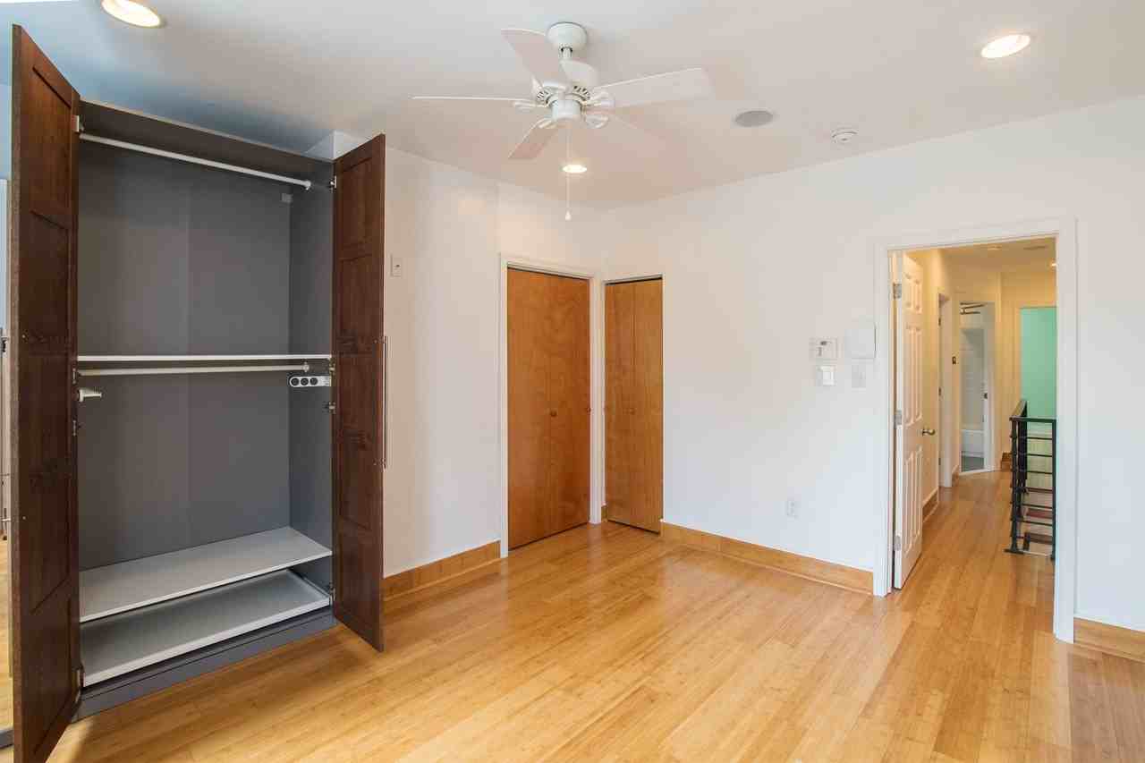 1820 S Sartain St - Photo 5 of 22