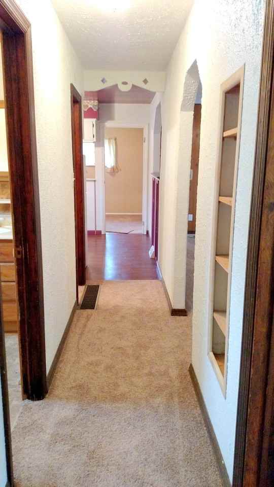 1307 Walnut St - Photo 5 of 15