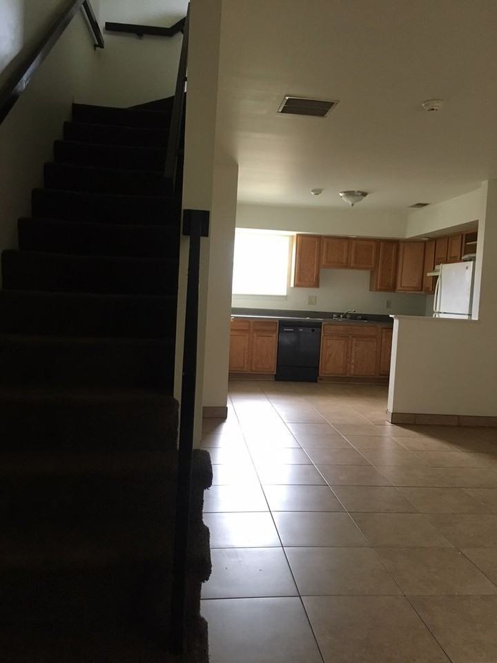 UNI514 - Photo 3 of 25