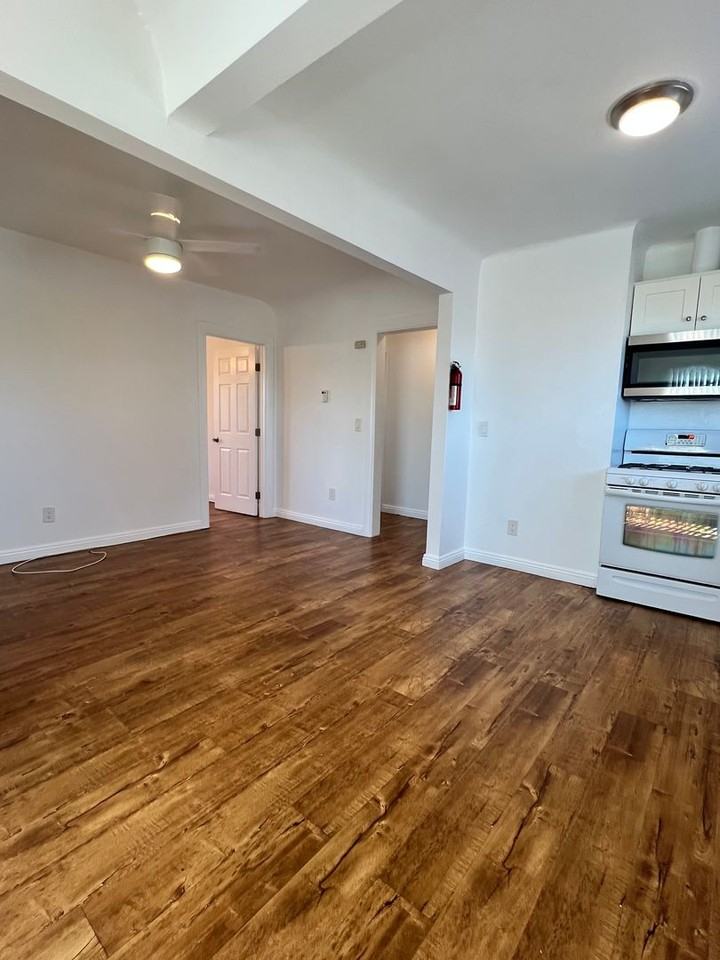 4172 S Hobart Blvd - Photo 3 of 15