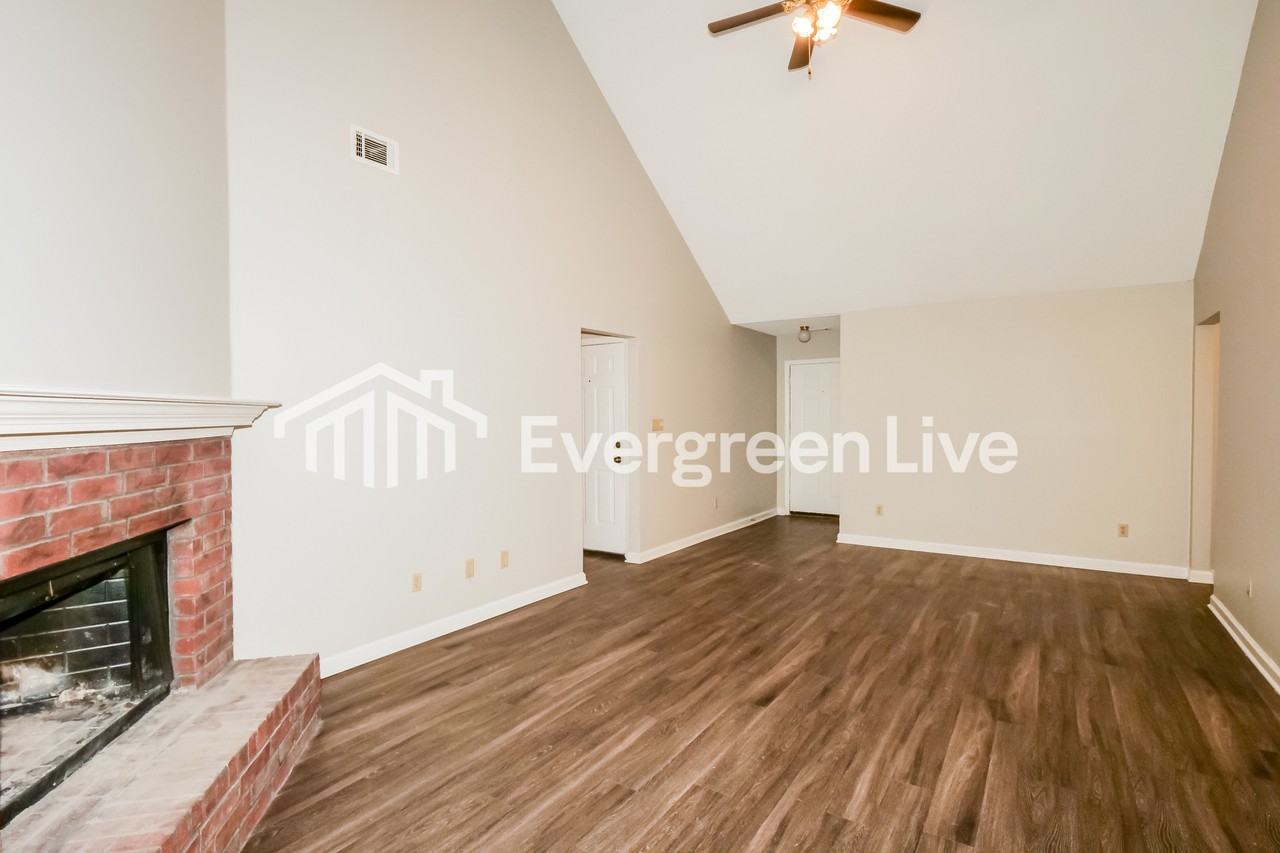 7035 Show Boat Ln - Photo 4 of 15