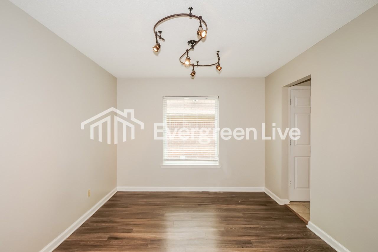 7035 Show Boat Ln - Photo 5 of 15