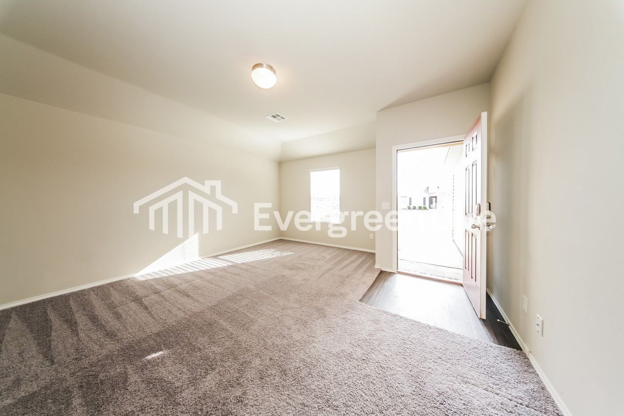2920 Brooke Rd - Photo 2 of 15