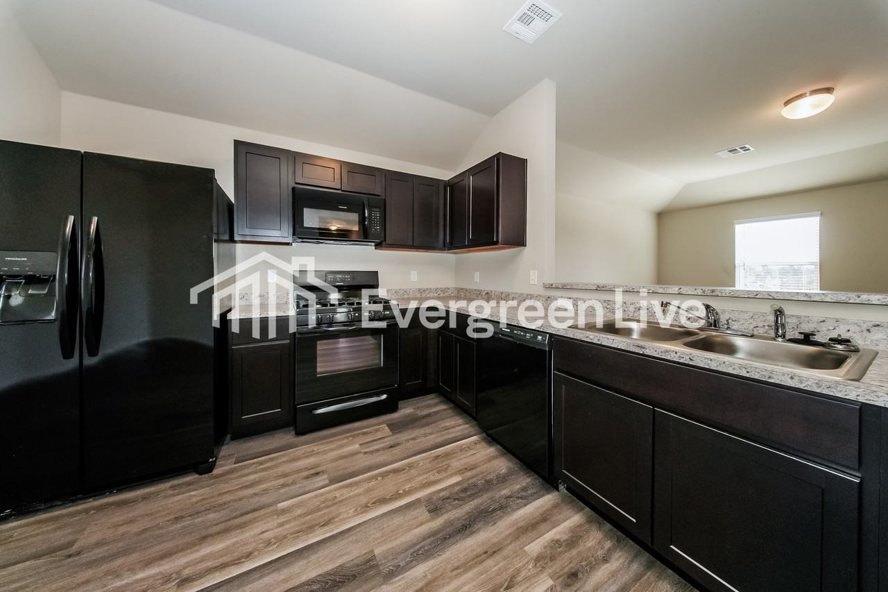 2920 Brooke Rd - Photo 5 of 15
