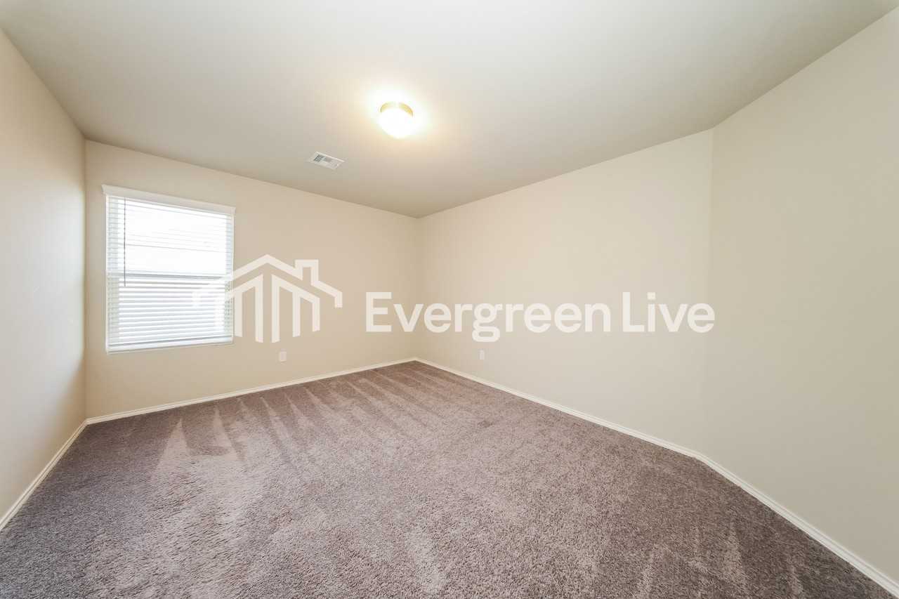 2920 Brooke Rd - Photo 6 of 15