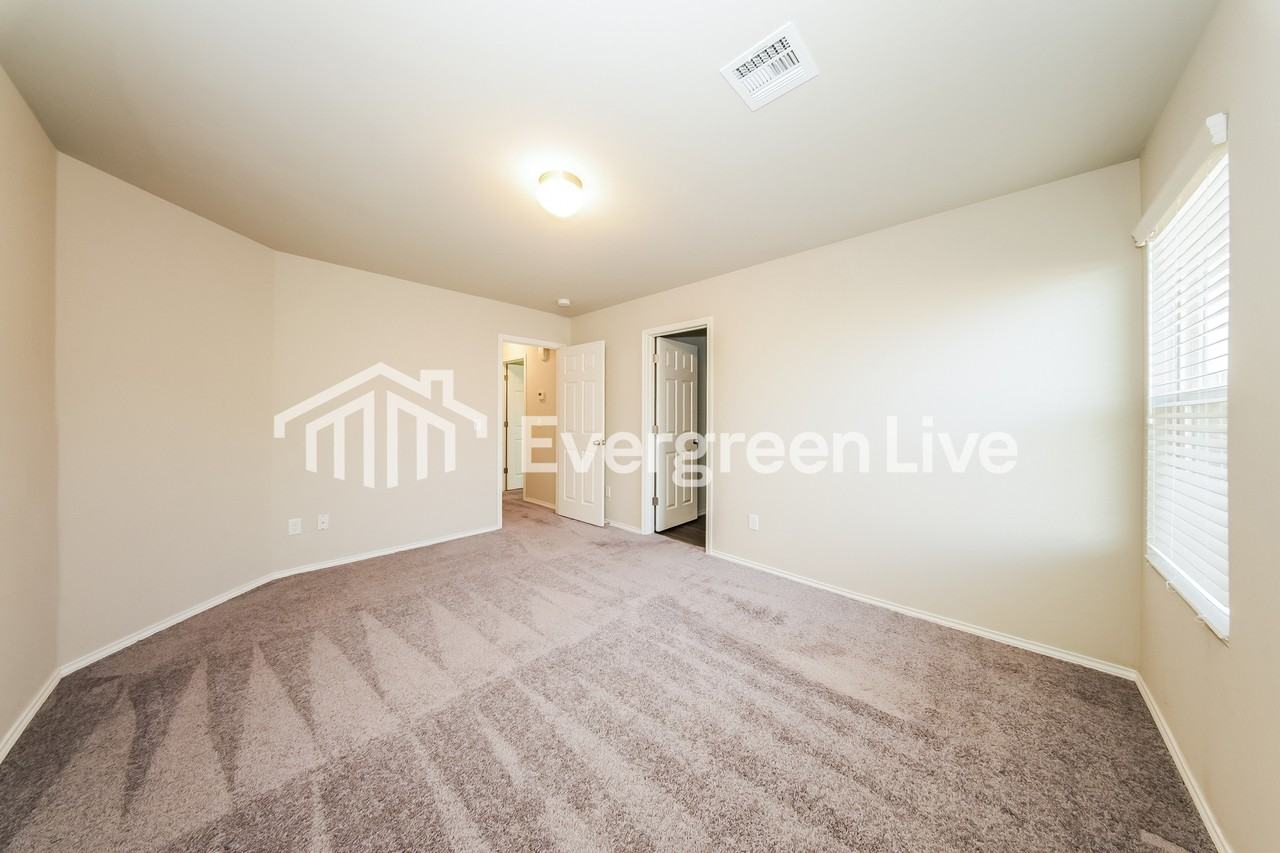 2920 Brooke Rd - Photo 7 of 15