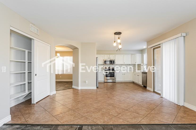 12432 W San Miguel Ave - Photo 4 of 15