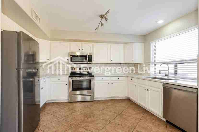 12432 W San Miguel Ave - Photo 5 of 15