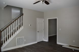 714 E Oak St - Photo 1 of 1