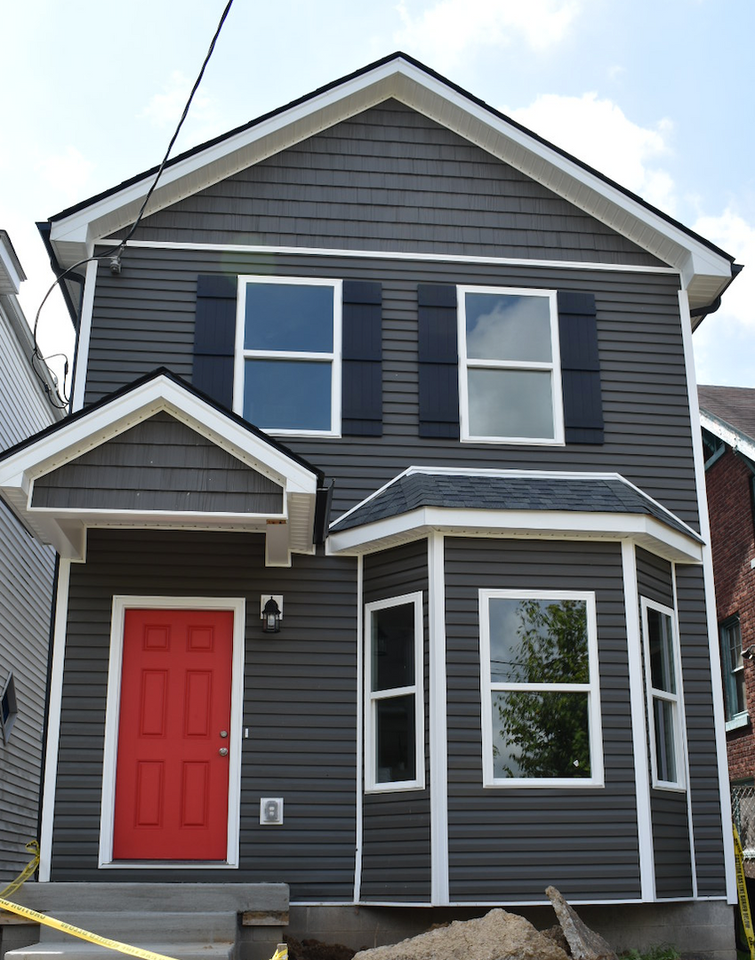 714 E Oak St - Photo 6 of 11