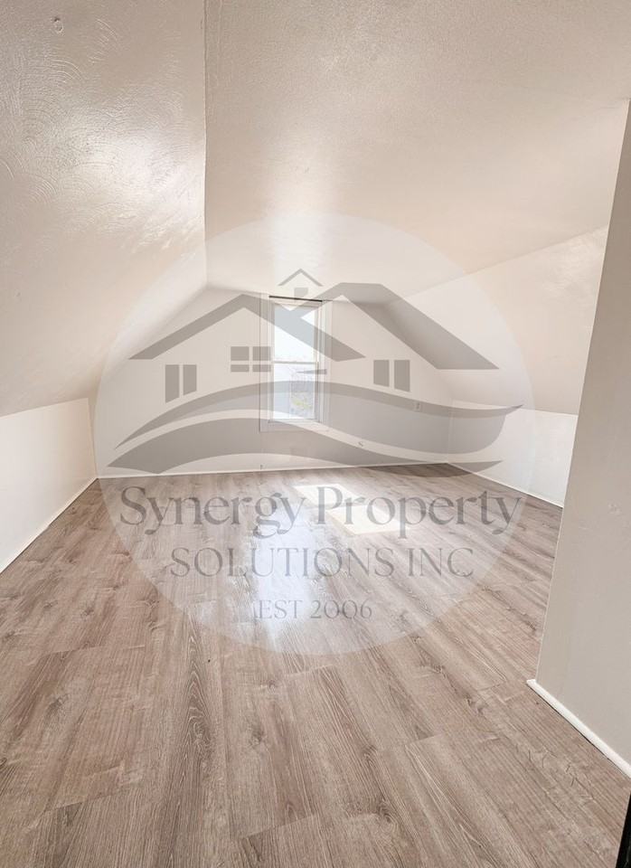 292 4th Ave - Photo 3 of 10