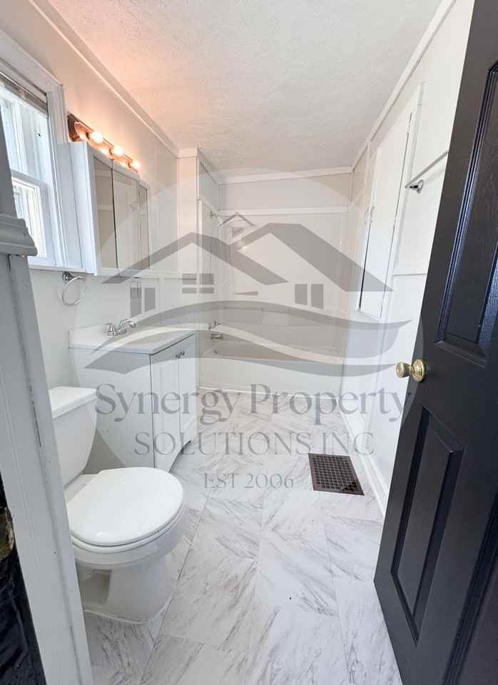 292 4th Ave - Photo 5 of 10