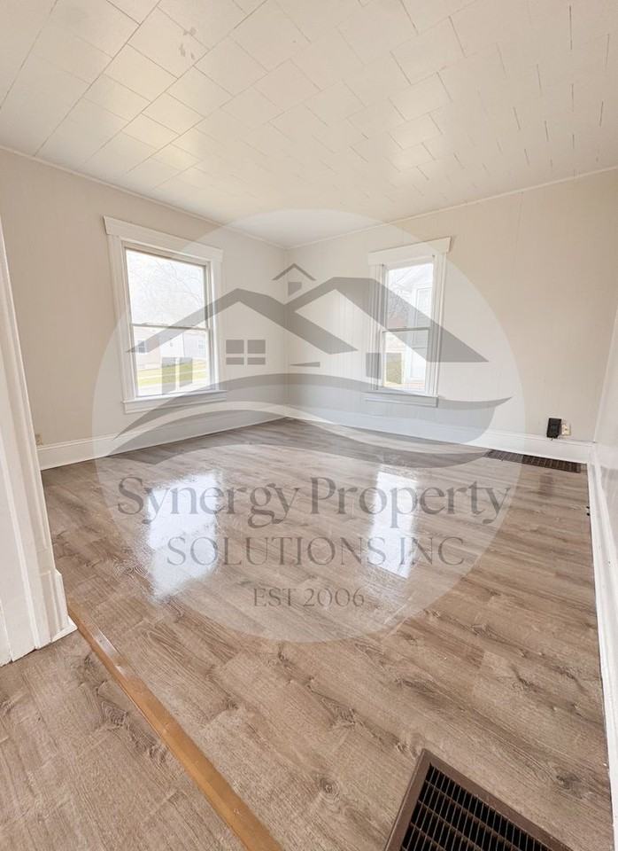 292 4th Ave - Photo 7 of 10