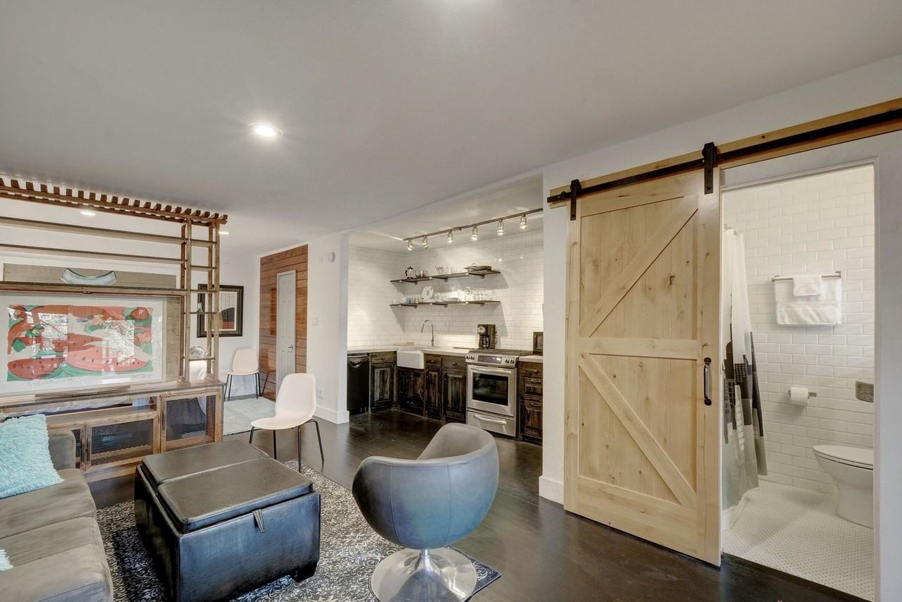 1212 Castle Hill St #3 - Photo 7 of 25