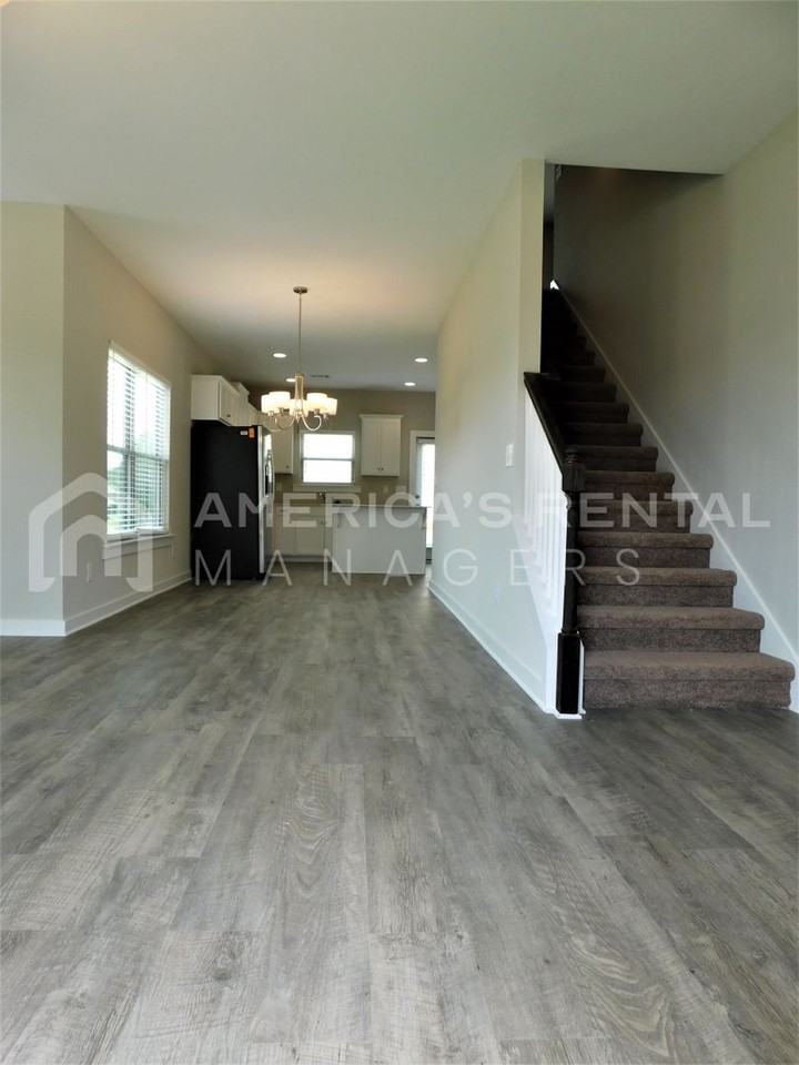 15532 Crimson Ridge Cir - Photo 3 of 50