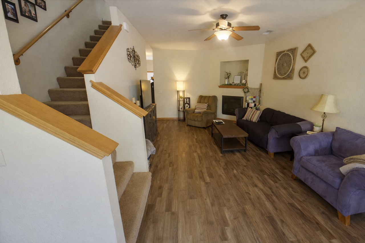 704 Oakbrook Pl - Photo 5 of 15