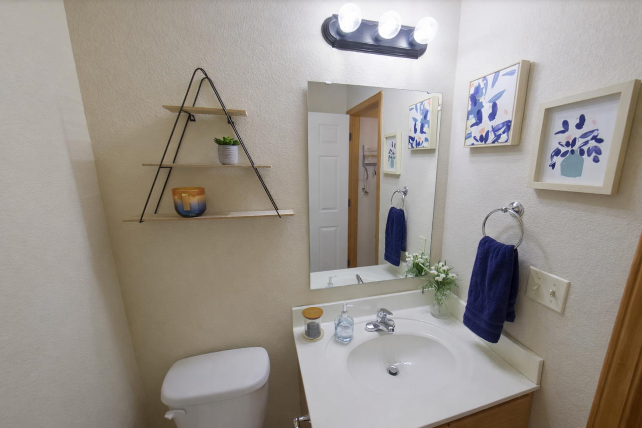 704 Oakbrook Pl - Photo 6 of 15