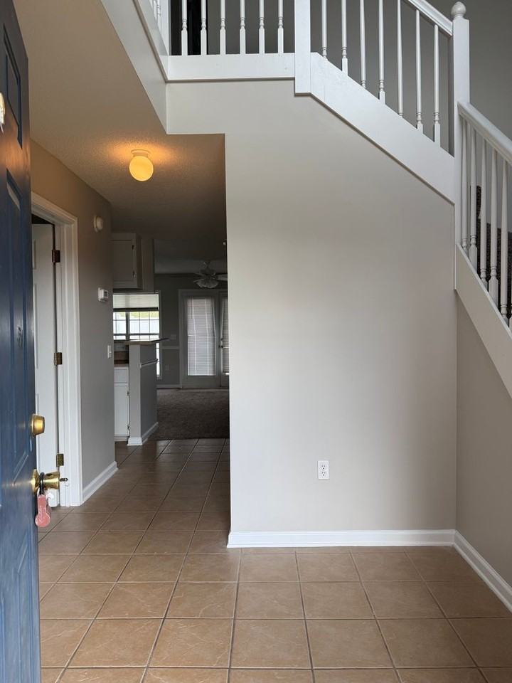 160 N Springview Dr - Photo 2 of 22