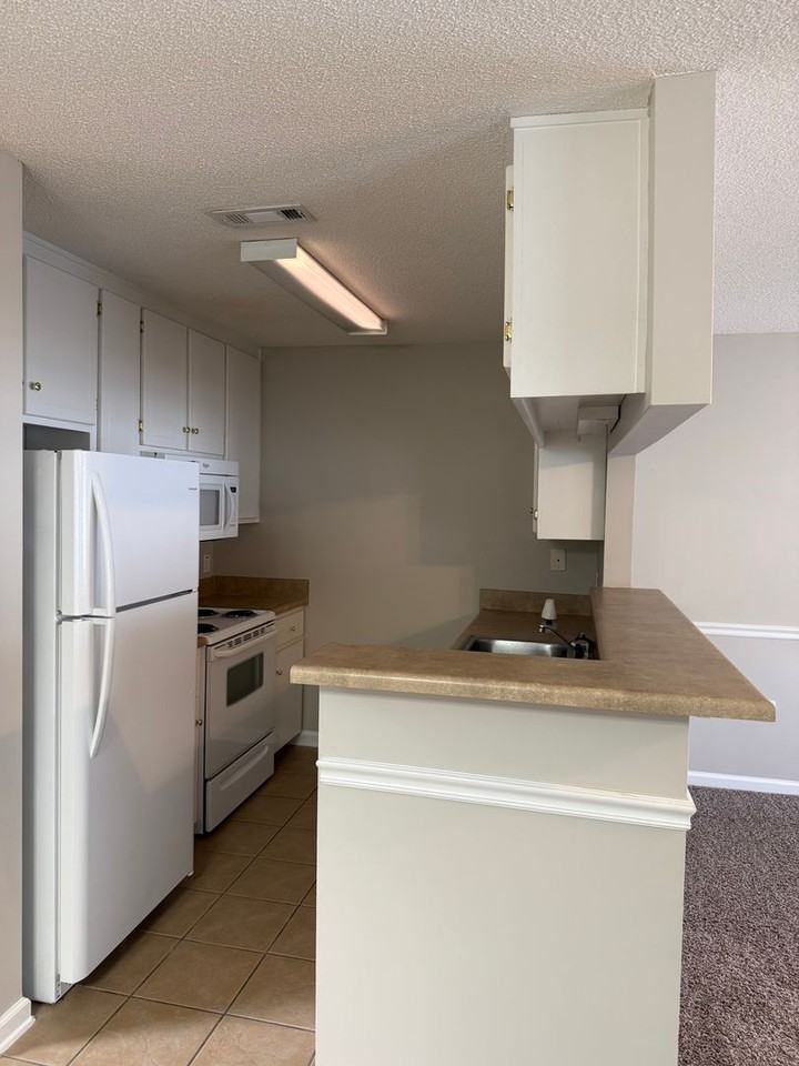 160 N Springview Dr - Photo 4 of 22