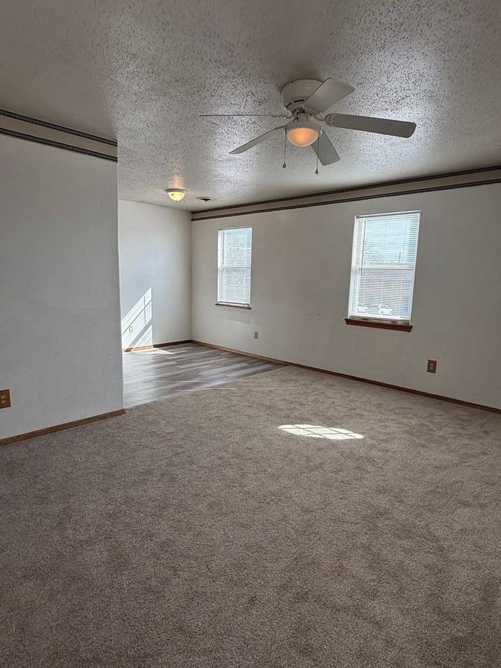 822 Windwood Dr #3 - Photo 3 of 13