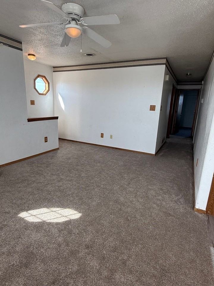 822 Windwood Dr #3 - Photo 4 of 13