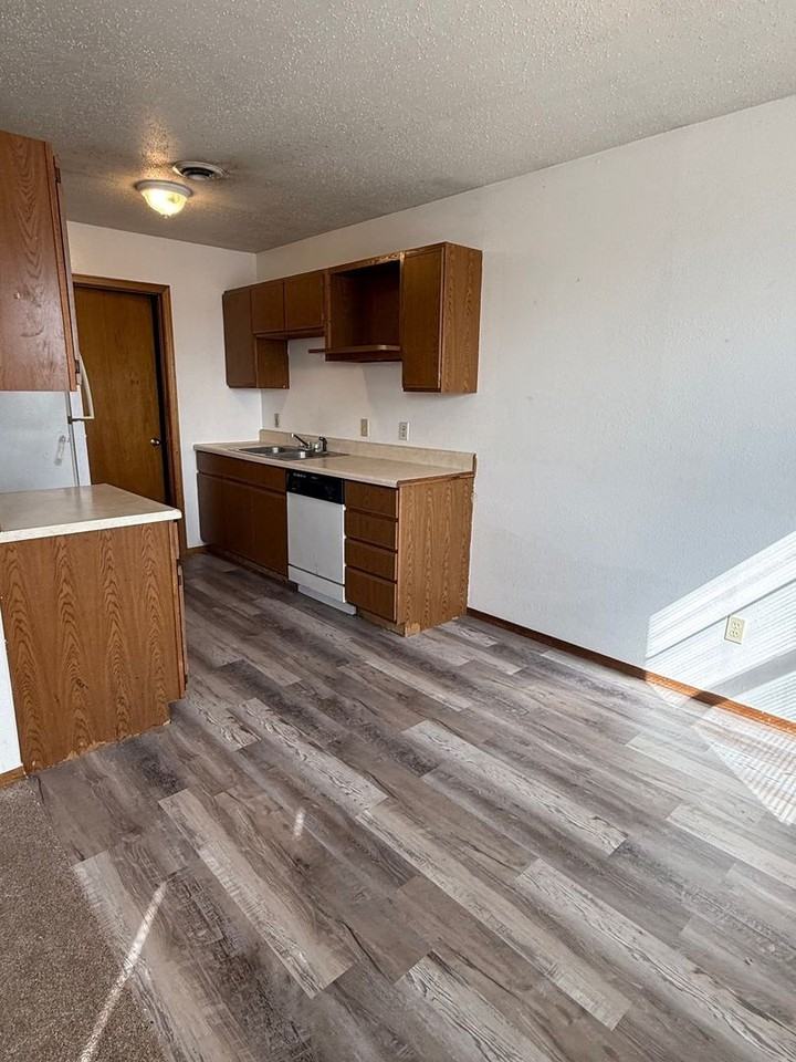 822 Windwood Dr #3 - Photo 5 of 13