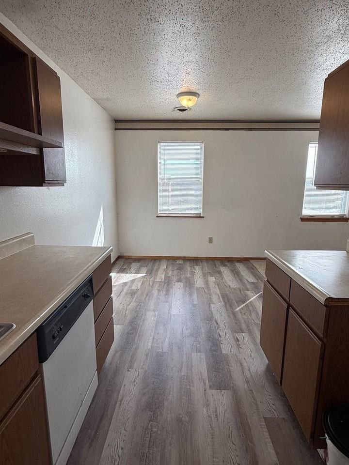 822 Windwood Dr #3 - Photo 6 of 13