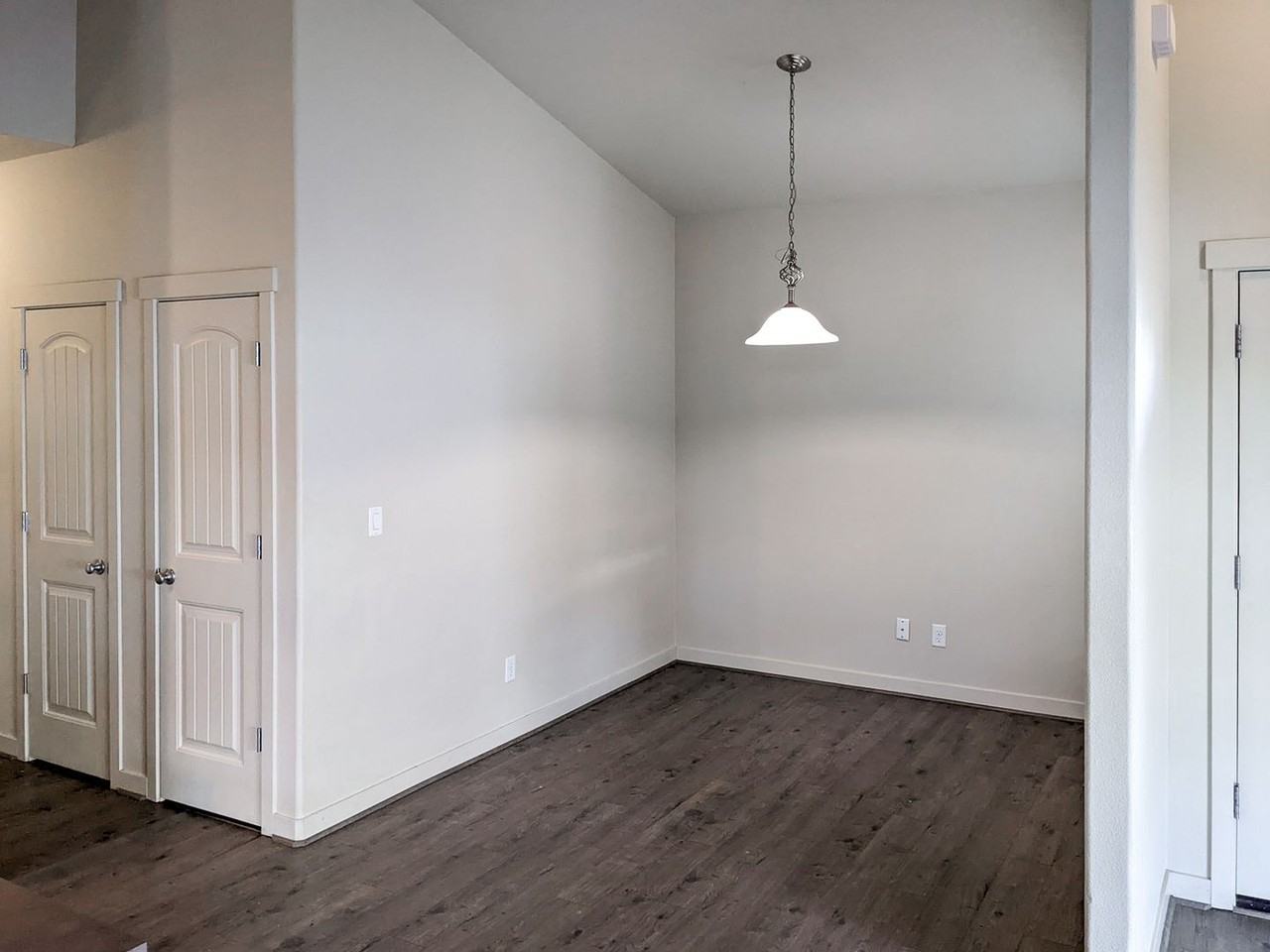 958 Harbour Ln Ne - Photo 4 of 14