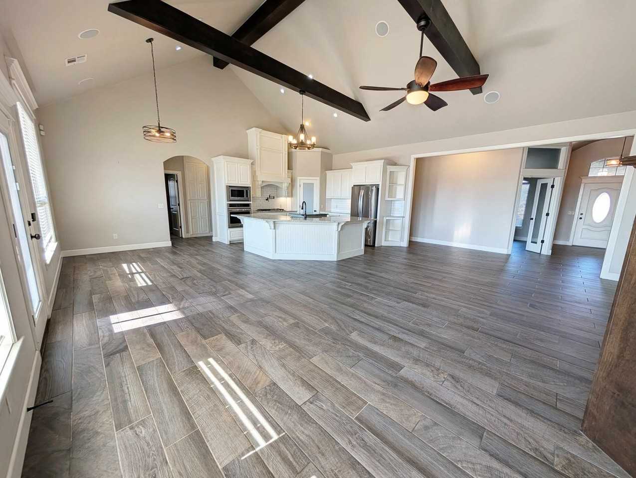 17428 Locust Grove Ln - Photo 3 of 32