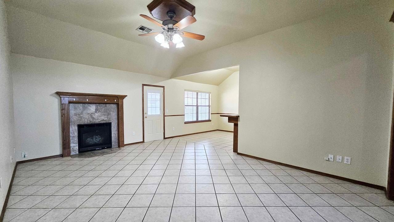 417 E Plantation Ter - Photo 3 of 34