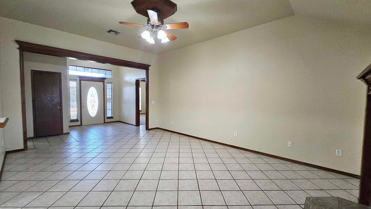 417 E Plantation Ter - Photo 7 of 34