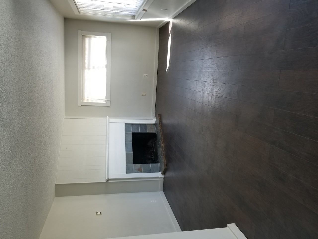 1360 Princess Ave - Photo 5 of 6