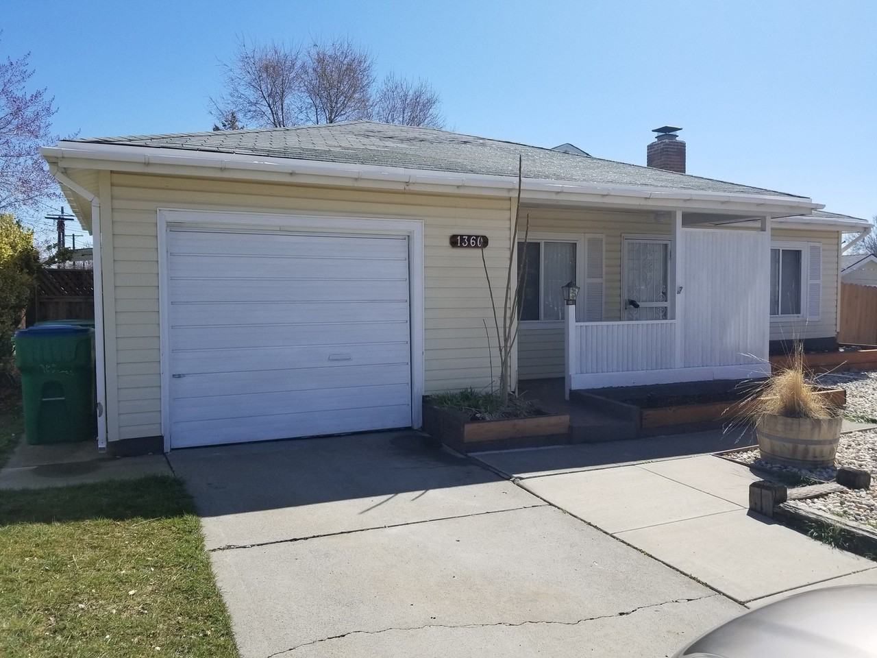 1360 Princess Ave - Photo 6 of 6