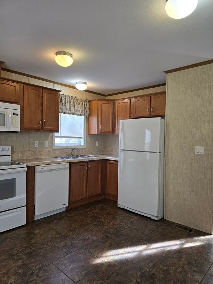 467 Texas St - Photo 5 of 15