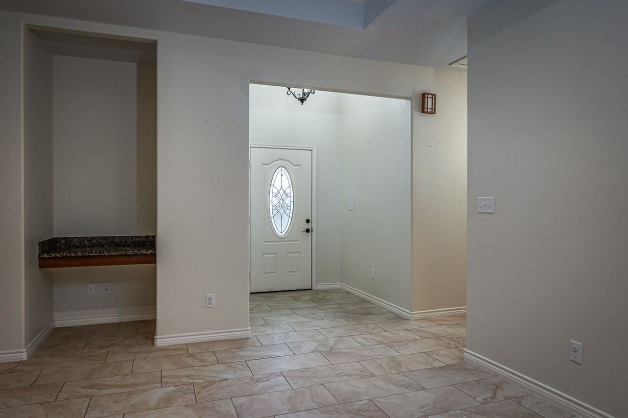 309 Javier Dr - Photo 4 of 16