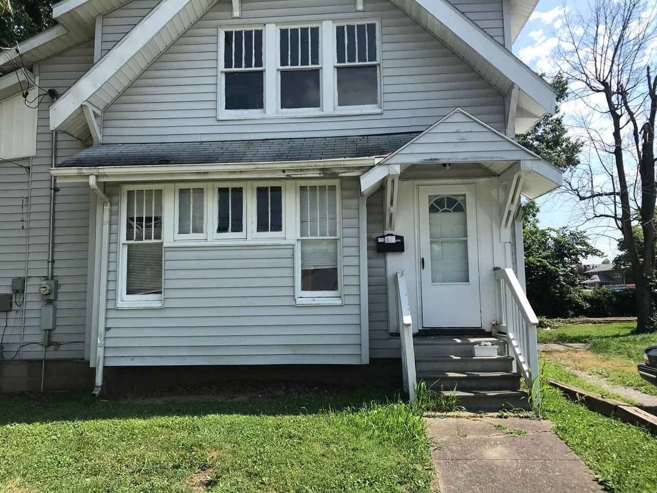 303 W College St - Photo 7 of 7