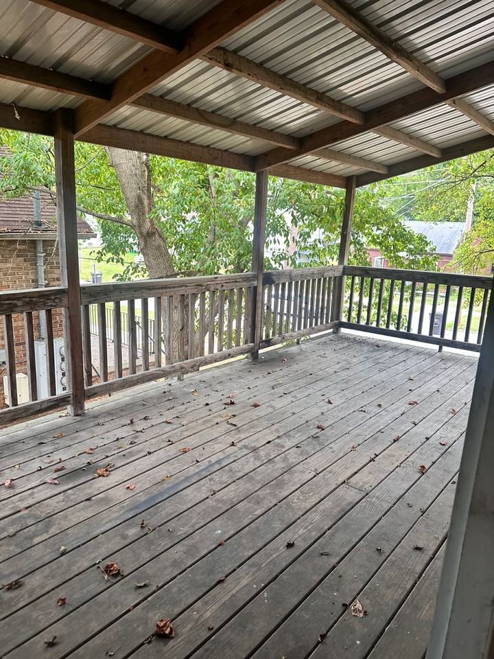 311 W Elm St - Photo 7 of 12