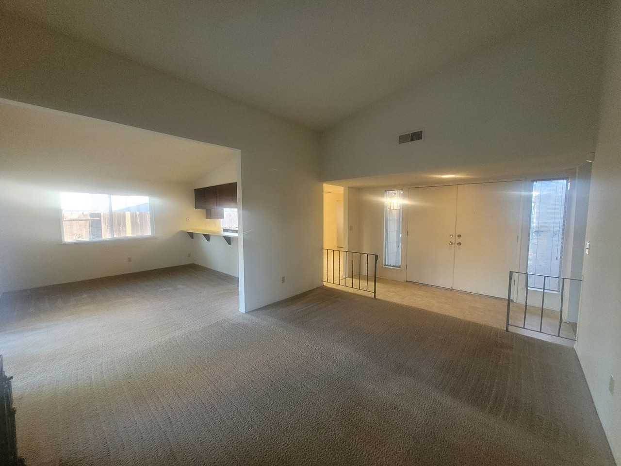 8976 Autumnwood Dr - Photo 4 of 21