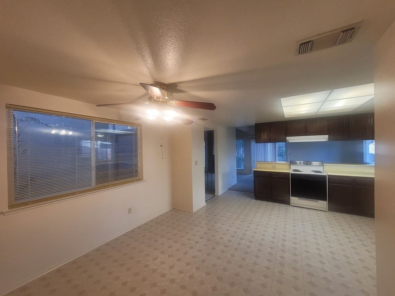 8976 Autumnwood Dr - Photo 6 of 21