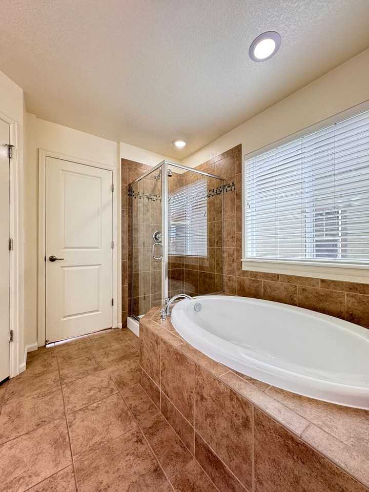 3921 Wild Elm Way - Photo 5 of 23