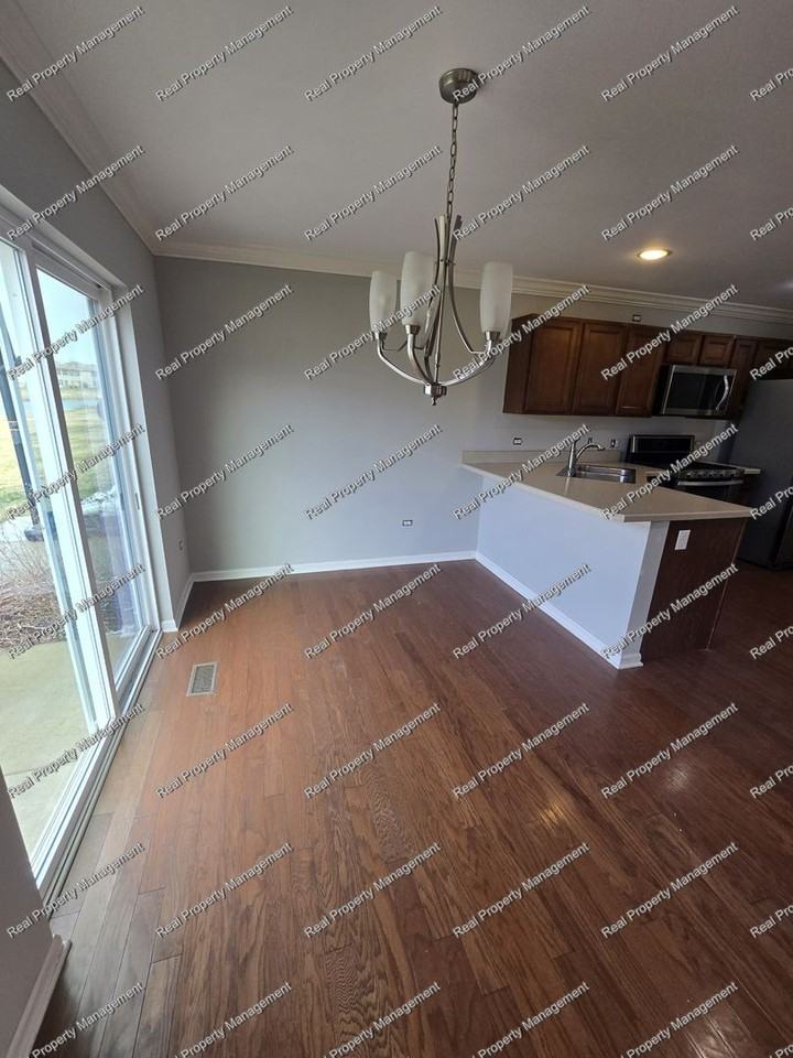 11178 Tennessee St - Photo 5 of 19