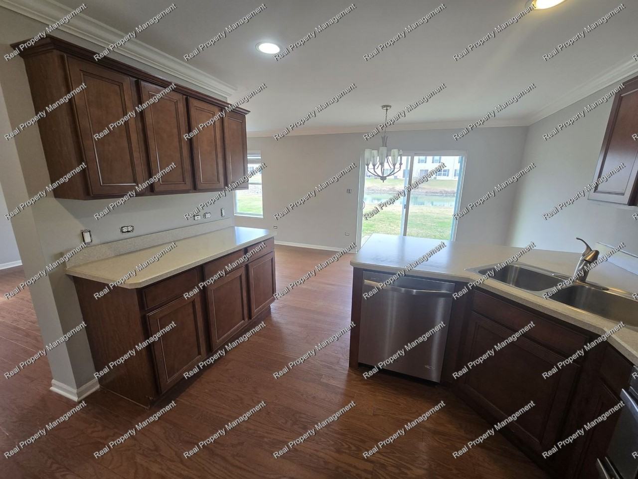 11178 Tennessee St - Photo 6 of 19