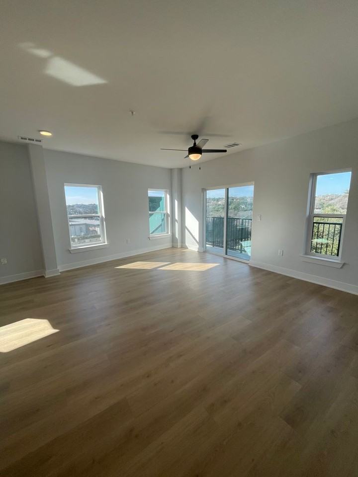 2500 Longview St #400 - Photo 2 of 15