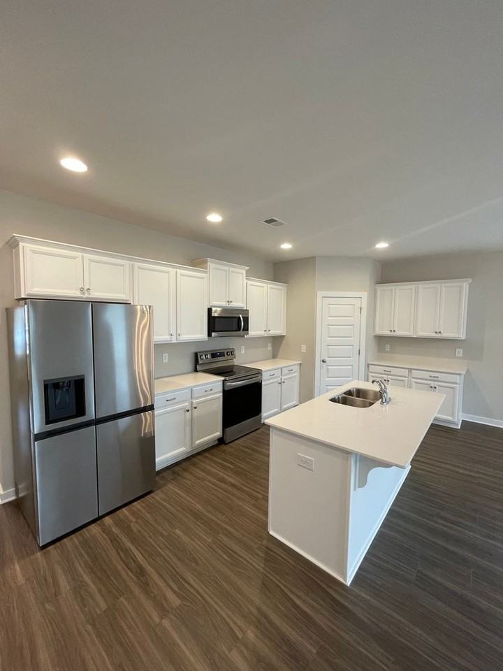 266 Shiloh Creek Dr - Photo 5 of 50