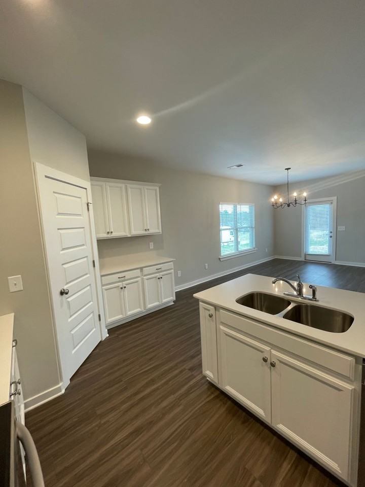 266 Shiloh Creek Dr - Photo 7 of 50